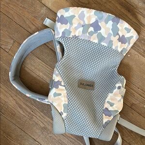 Kids Carrier - Gray and Cream